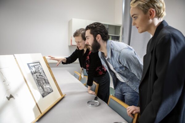 students in prints and drawing room