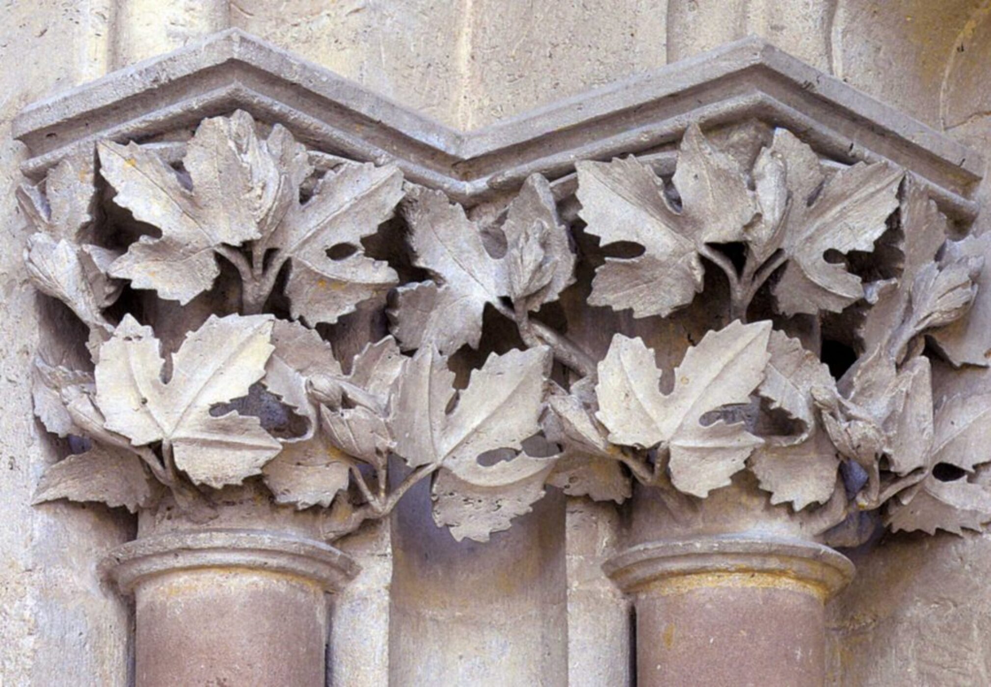 The ‘Sumptuous Style’ Richly Decorated Gothic Churches in the Reign of