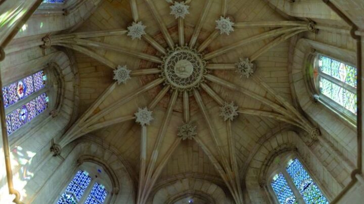Stellar lantern vault, c. 1387–1438. Founder’s Chapel, monastery of Santa Maria da Vitória, Batalha, Portugal. Photo: © Jessica Barker