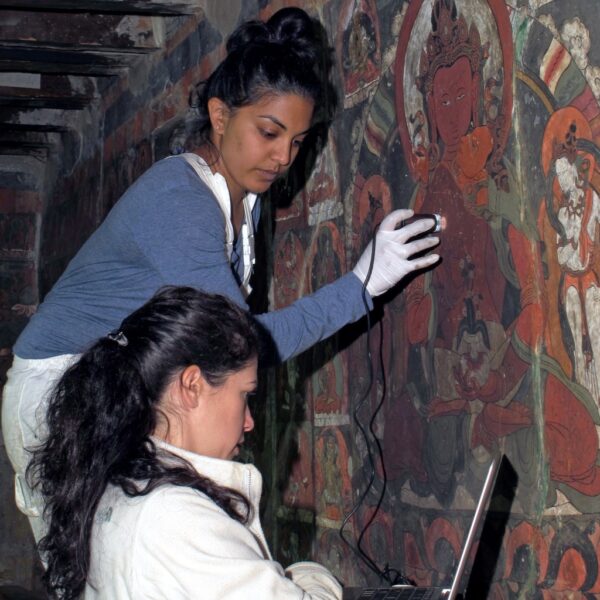 Conservation of wall painting students