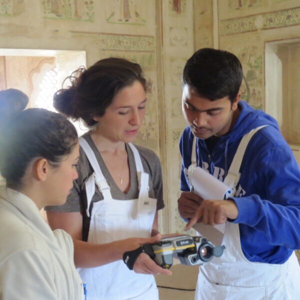 Conservation of wall painting students