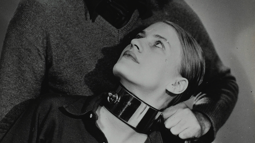 Fig. 3: Man Ray, Lee Miller with Collar, ca 1929-1932, gelatin silver print, 8.2 x 5.7 cm, Musée national d’art moderne, Paris, © CNAC/MNAM/Dist. RMN-Grand Palais/Art Resource/Man Ray Trust ARS-ADAGP.