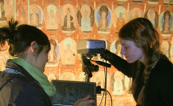 Conservation of wall painting students