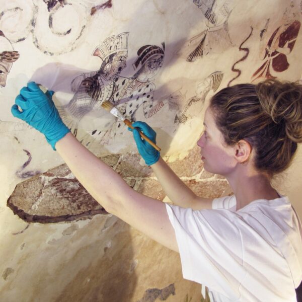 Conservation of wall painting students
