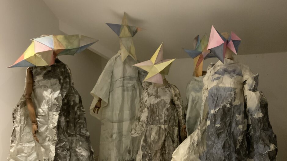 Polly Gould, The Crystal Chain: habit/refuge