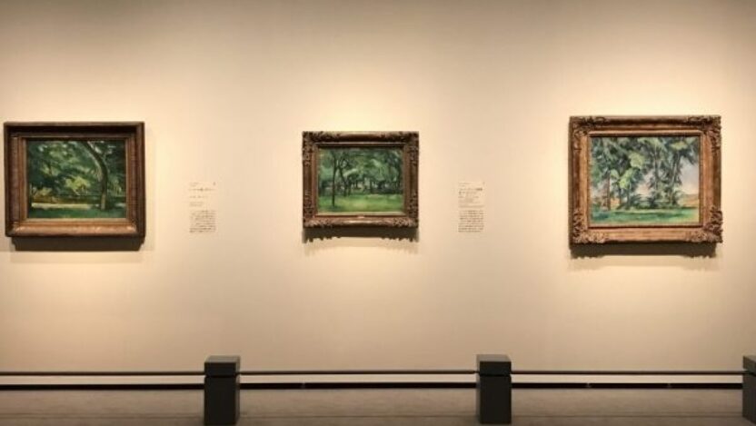 Gallery shot of three Courtauld masterpieces on display at Kobe City Museum