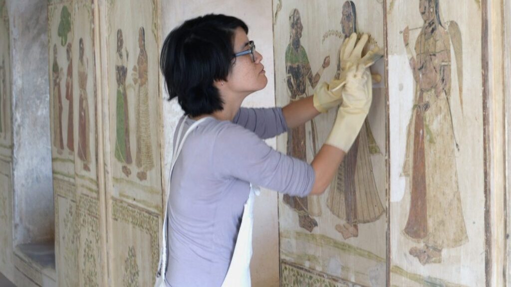 Conservation of wall painting students