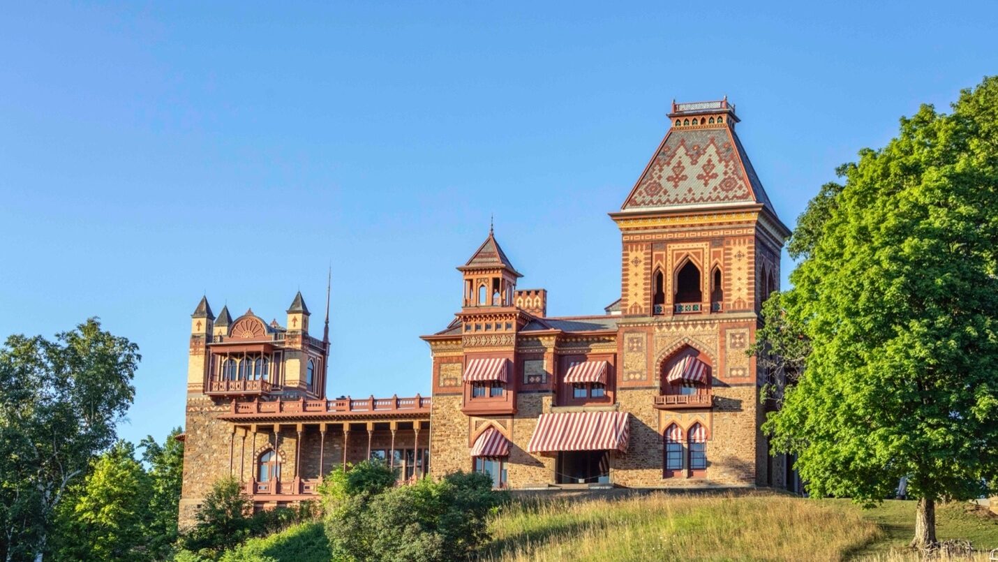 Photograph of an elaborately decorated building