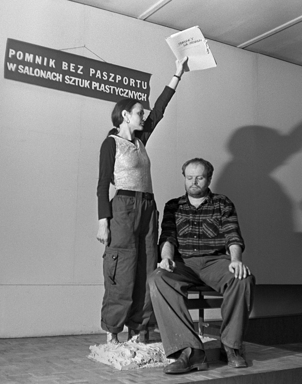 KwieKulik, Monument without a Passport, 1978. Courtesy of Zofia Kulik.