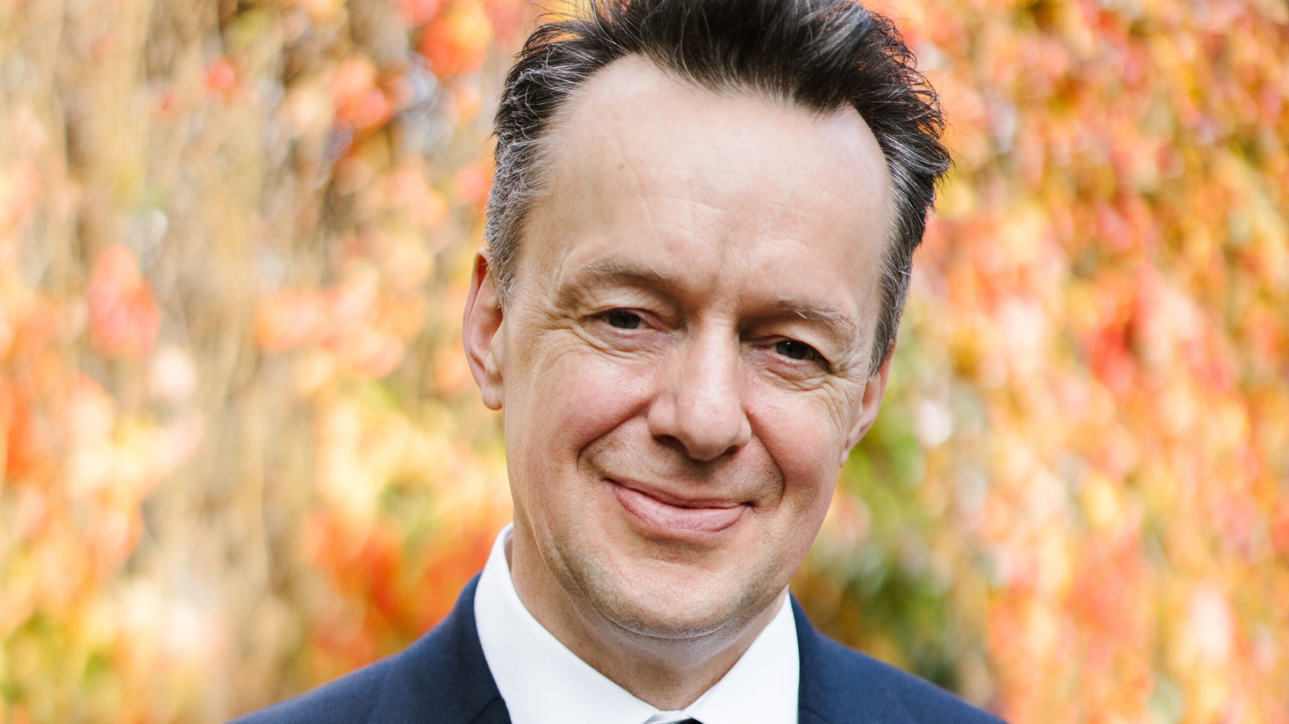 Portrait shot of Mark Hallett