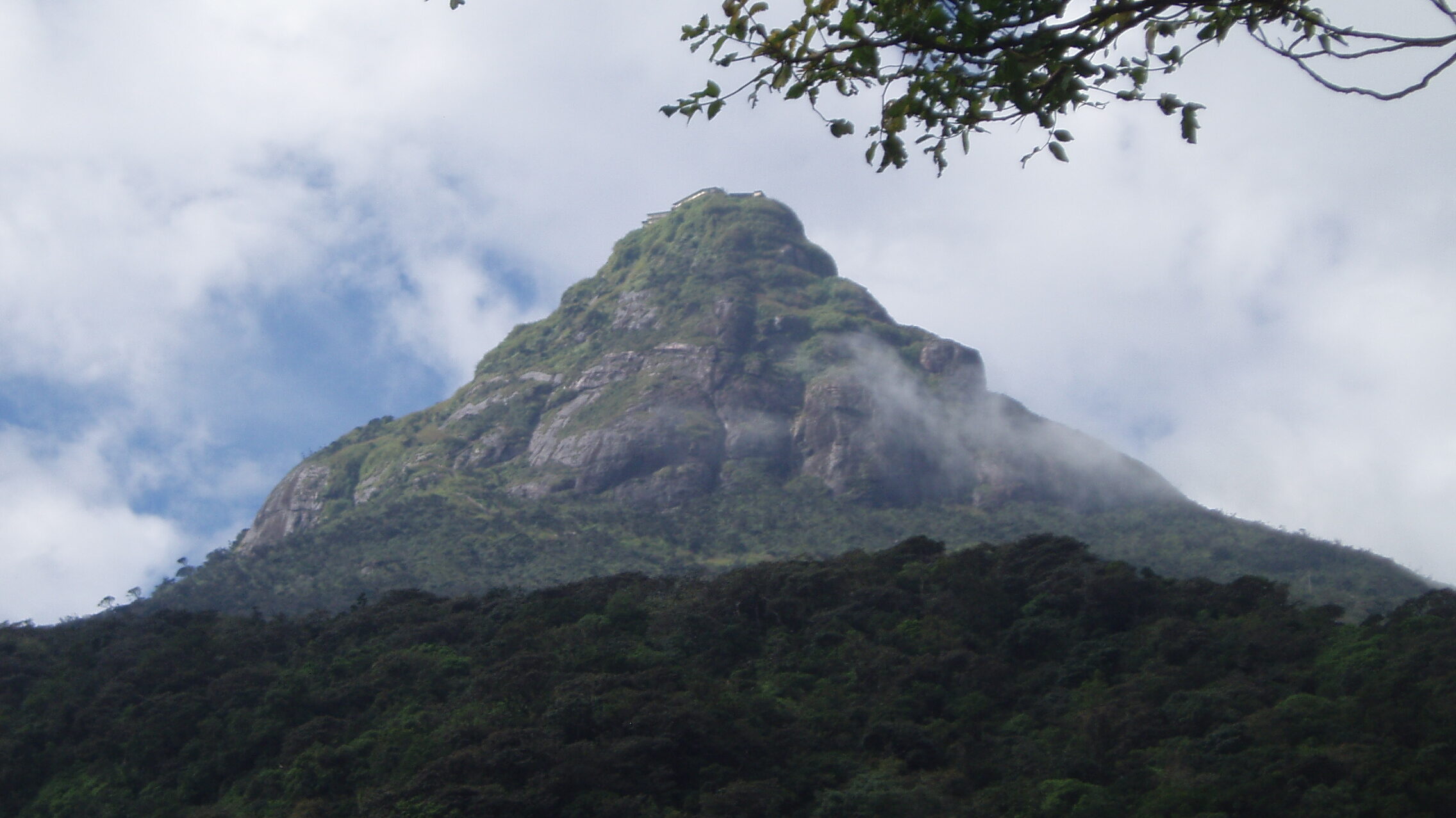a picture of the Sri Pada mountain