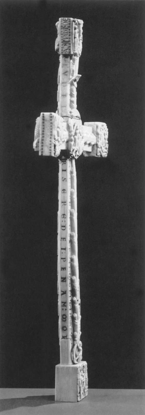 Left side showing the second part of the Cham ridet couplet, Cloisters Cross, 1150–90, walrus ivory.